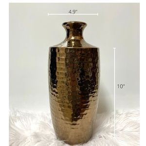 Ceramic Centerpiece Vase with Textured Interior & Sturdy Bottom